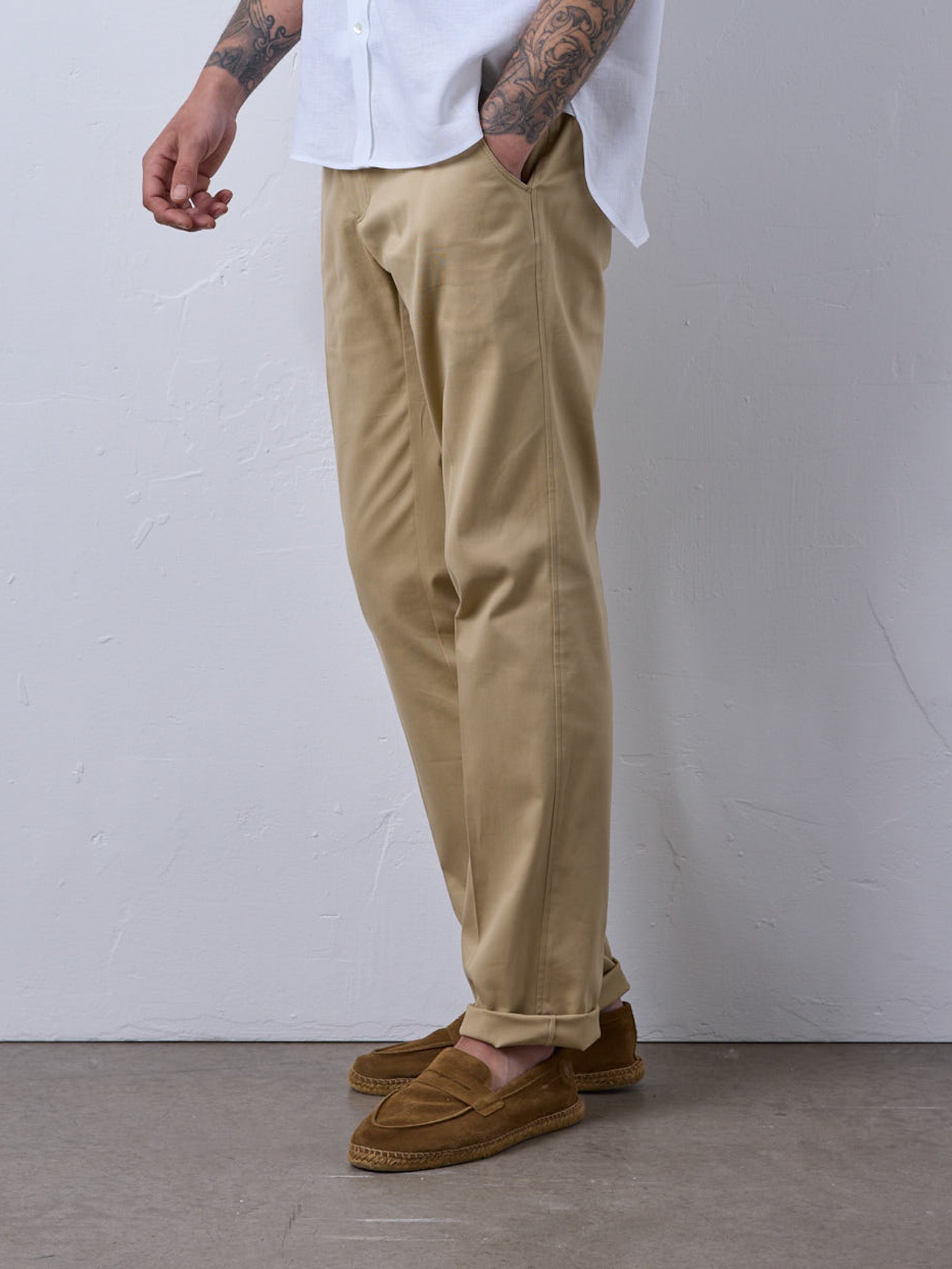 Slimline Chino mit Strechanteil in taupe