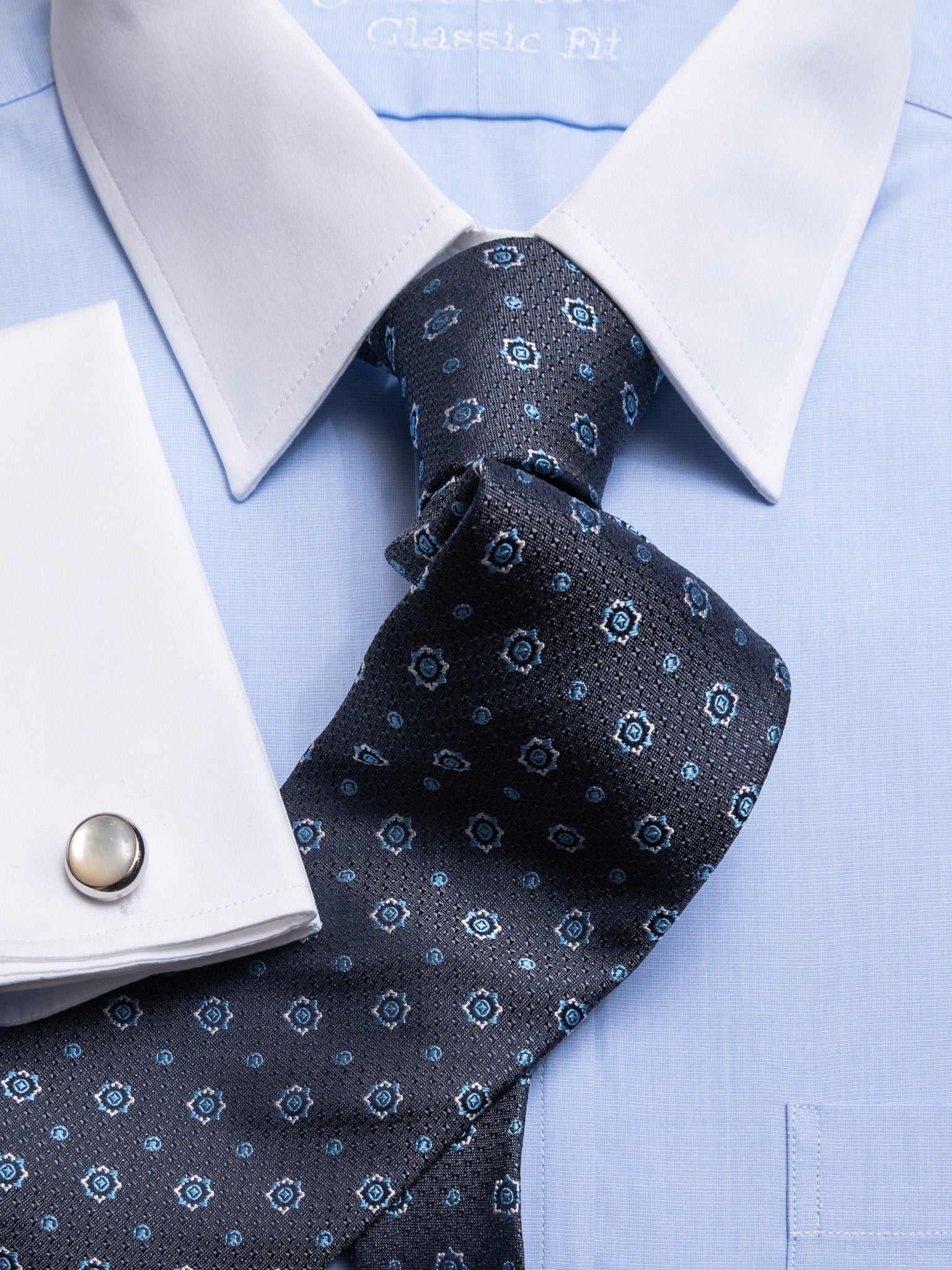 Hemd mit Classic Kent Kragen in blau mit weißem Kragen 100% Baumwolle