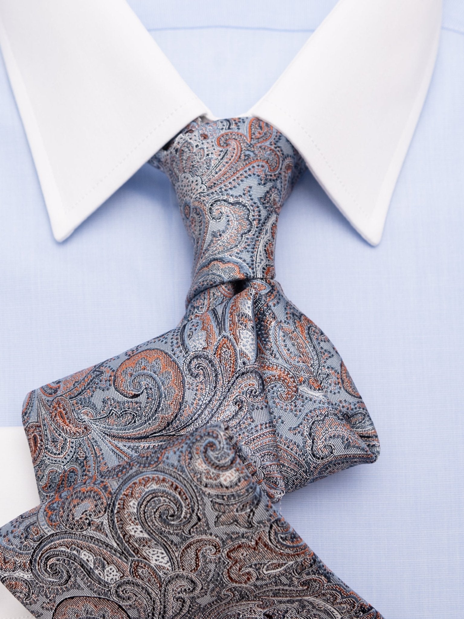 Krawatte mit Paisley in blau/orange