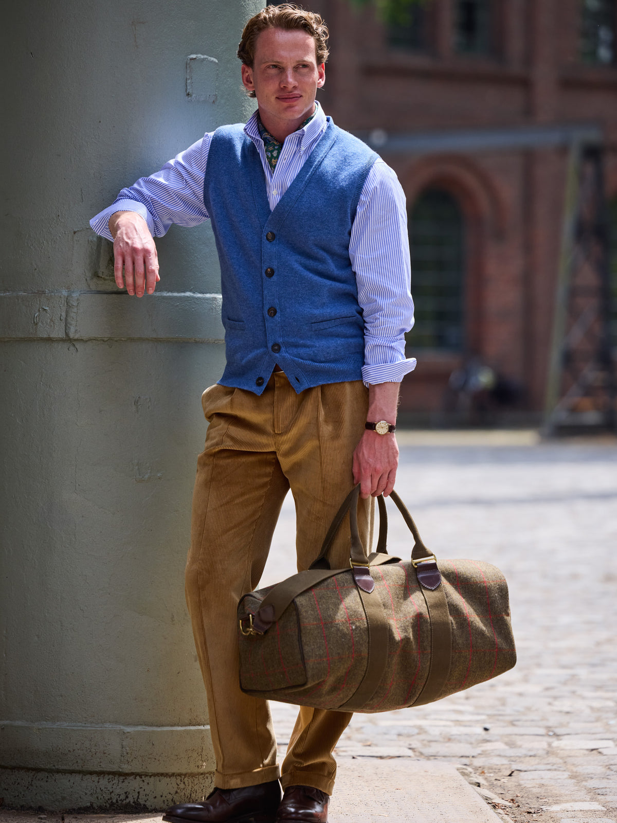 Weekender mit Fensterkaro aus Lovat Tweed – Olive