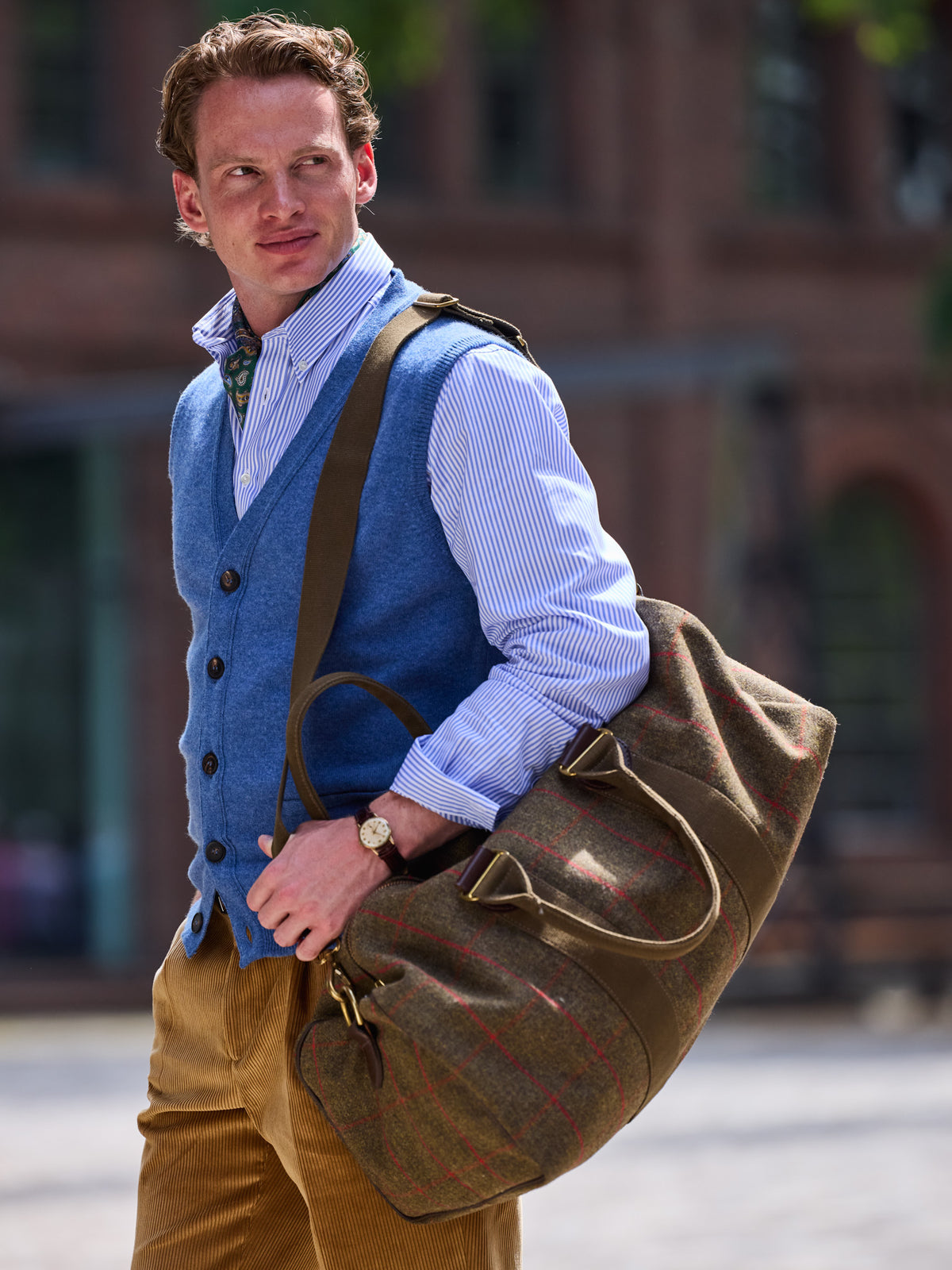 Weekender mit Fensterkaro aus Lovat Tweed – Olive
