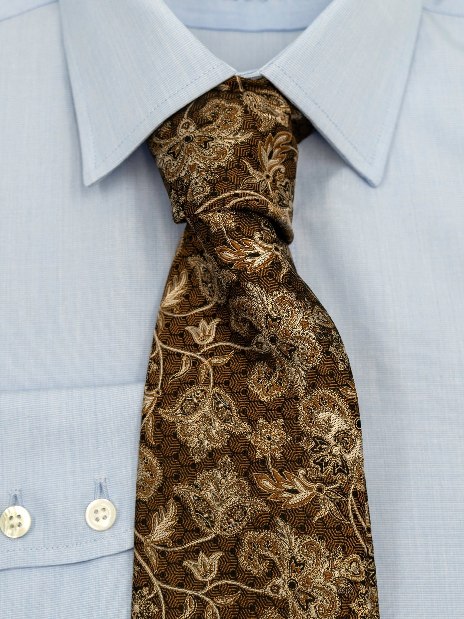 Krawatte mit Paisley in braun/gold