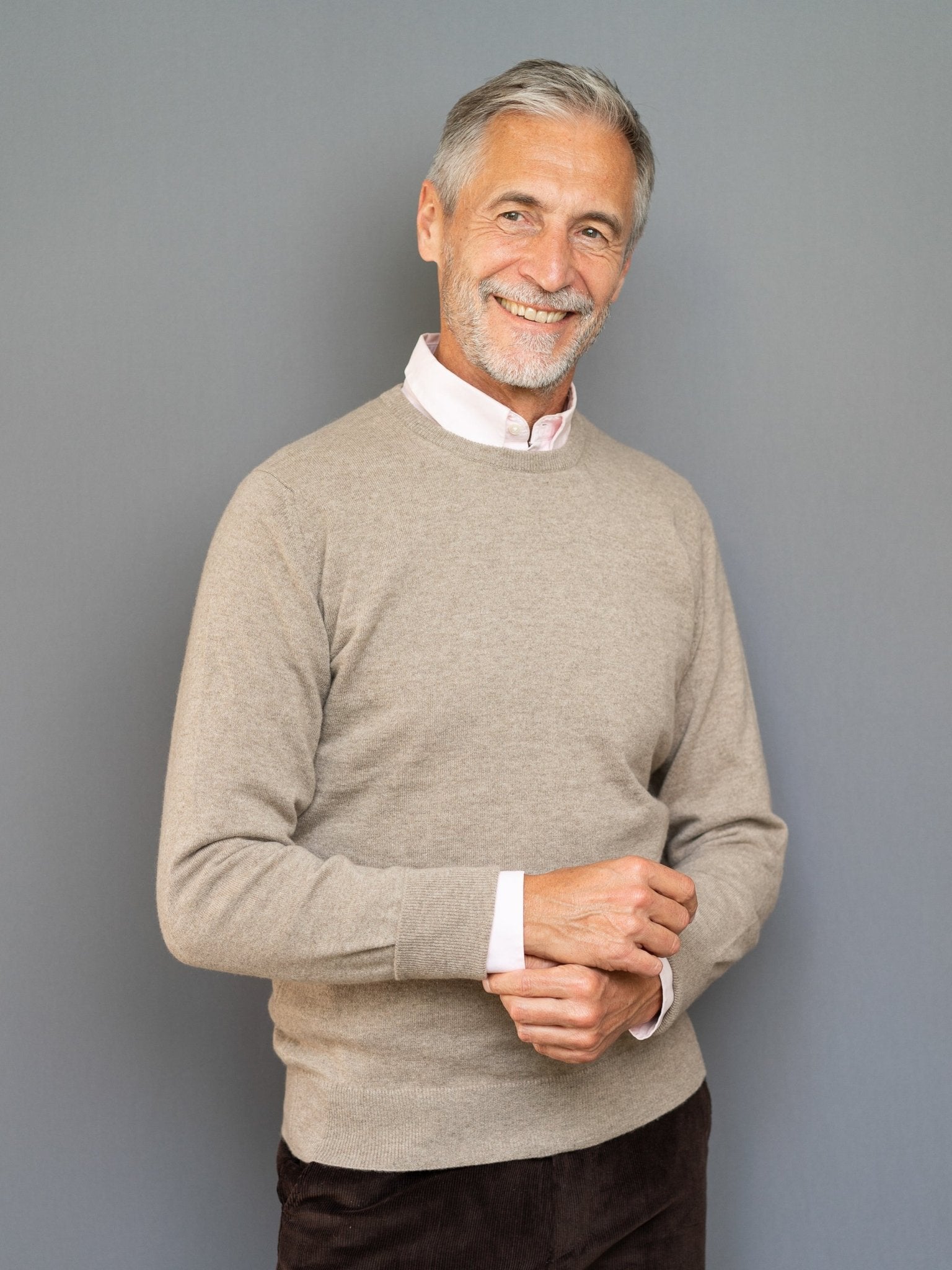 Cashmere Pullover (2-fädig) mit Rundausschnitt in klassischen Farben