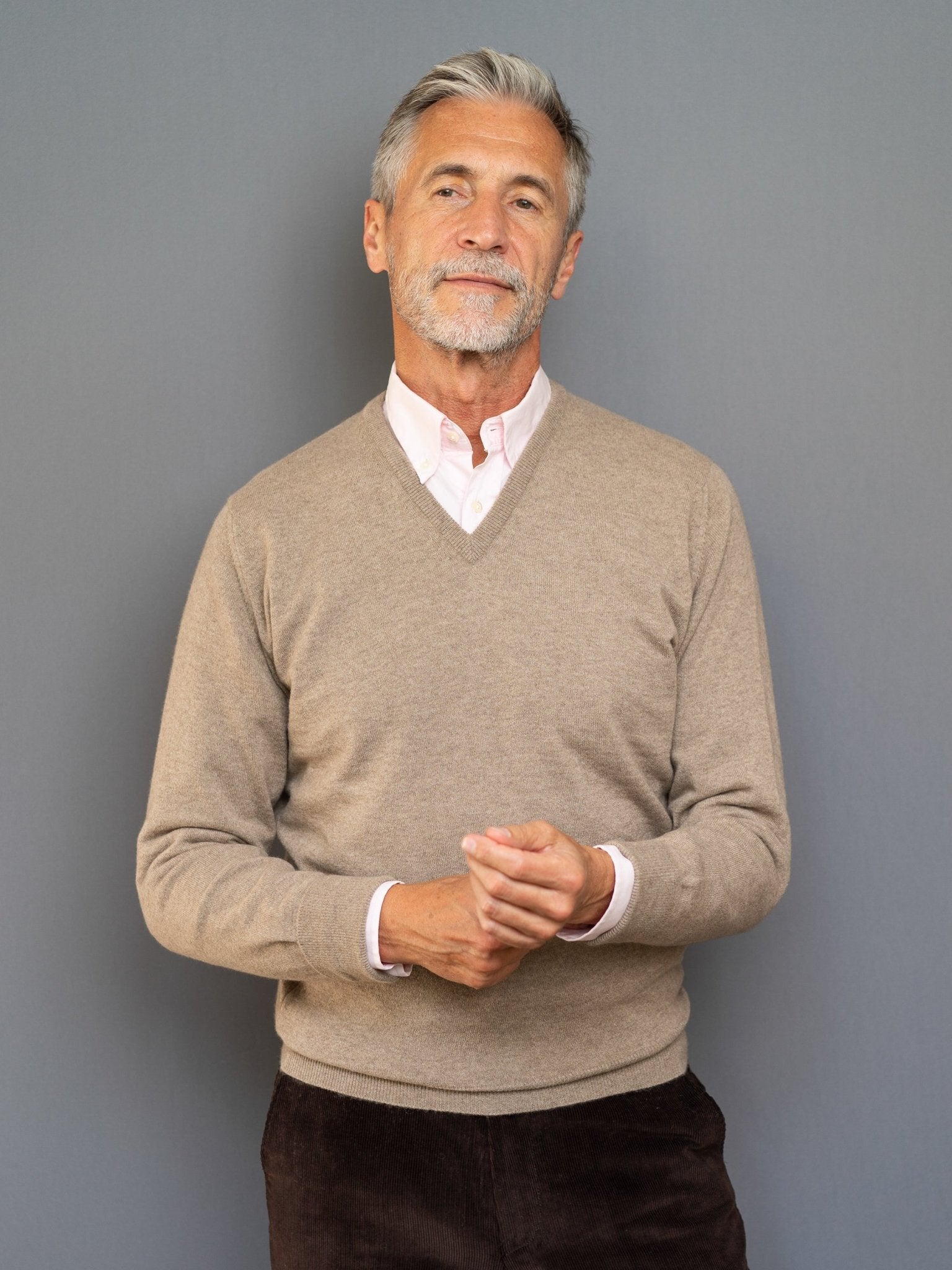 Cashmere Pullover (2-fädig) mit V-Ausschnitt in modernen Farben