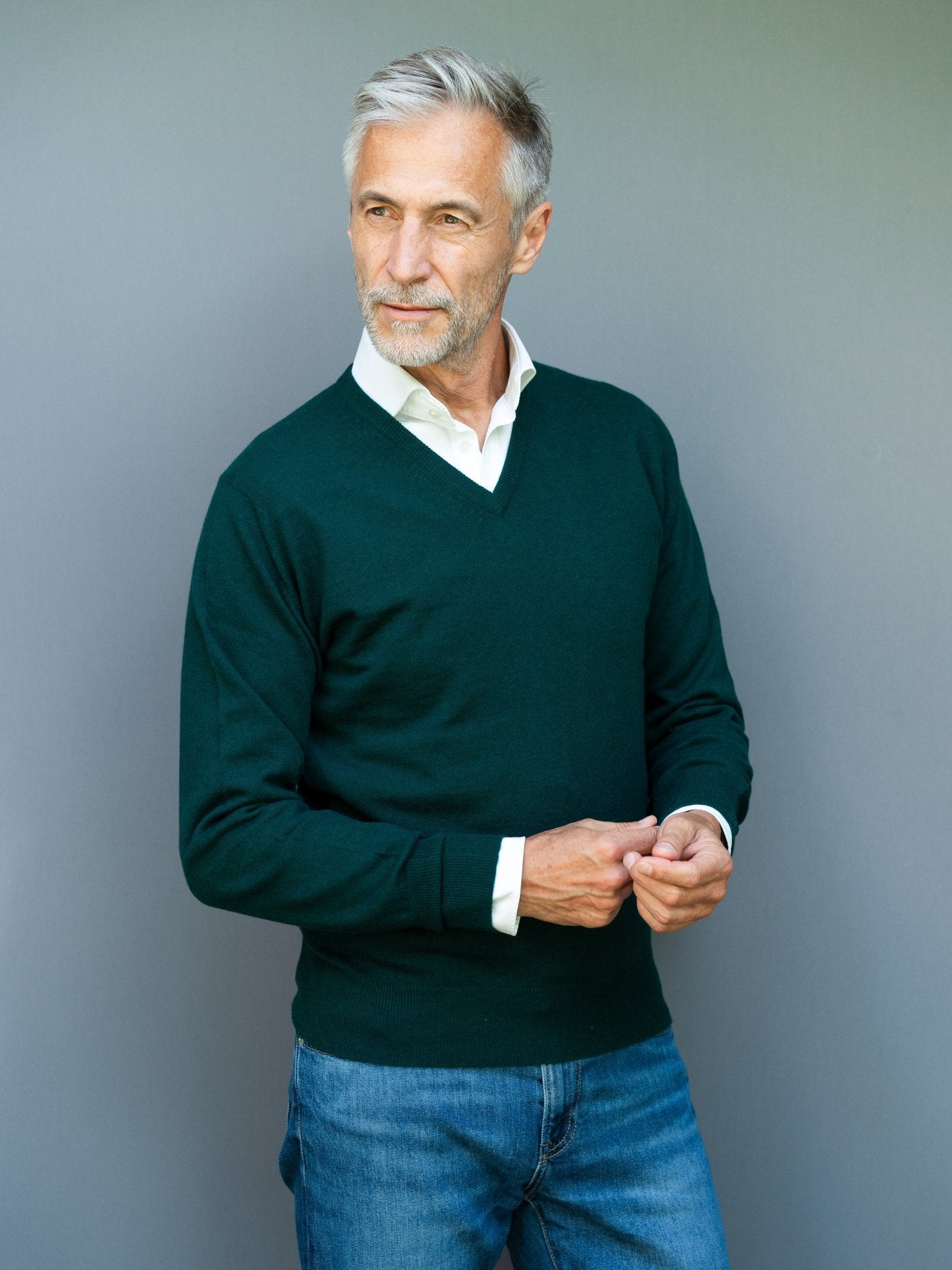 Cashmere Pullover (2-fädig) mit V-Ausschnitt in modernen Farben