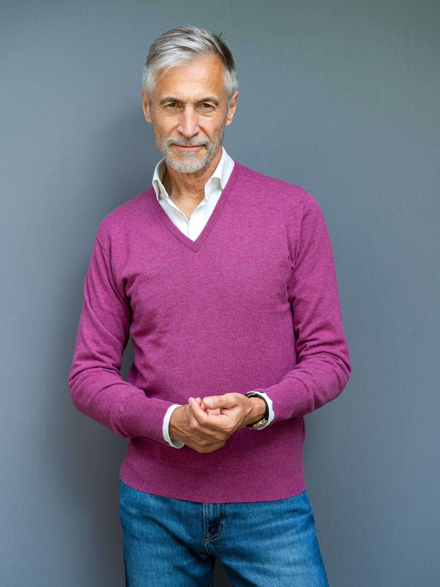 Cashmere Pullover (2-fädig) mit V-Ausschnitt in modernen Farben