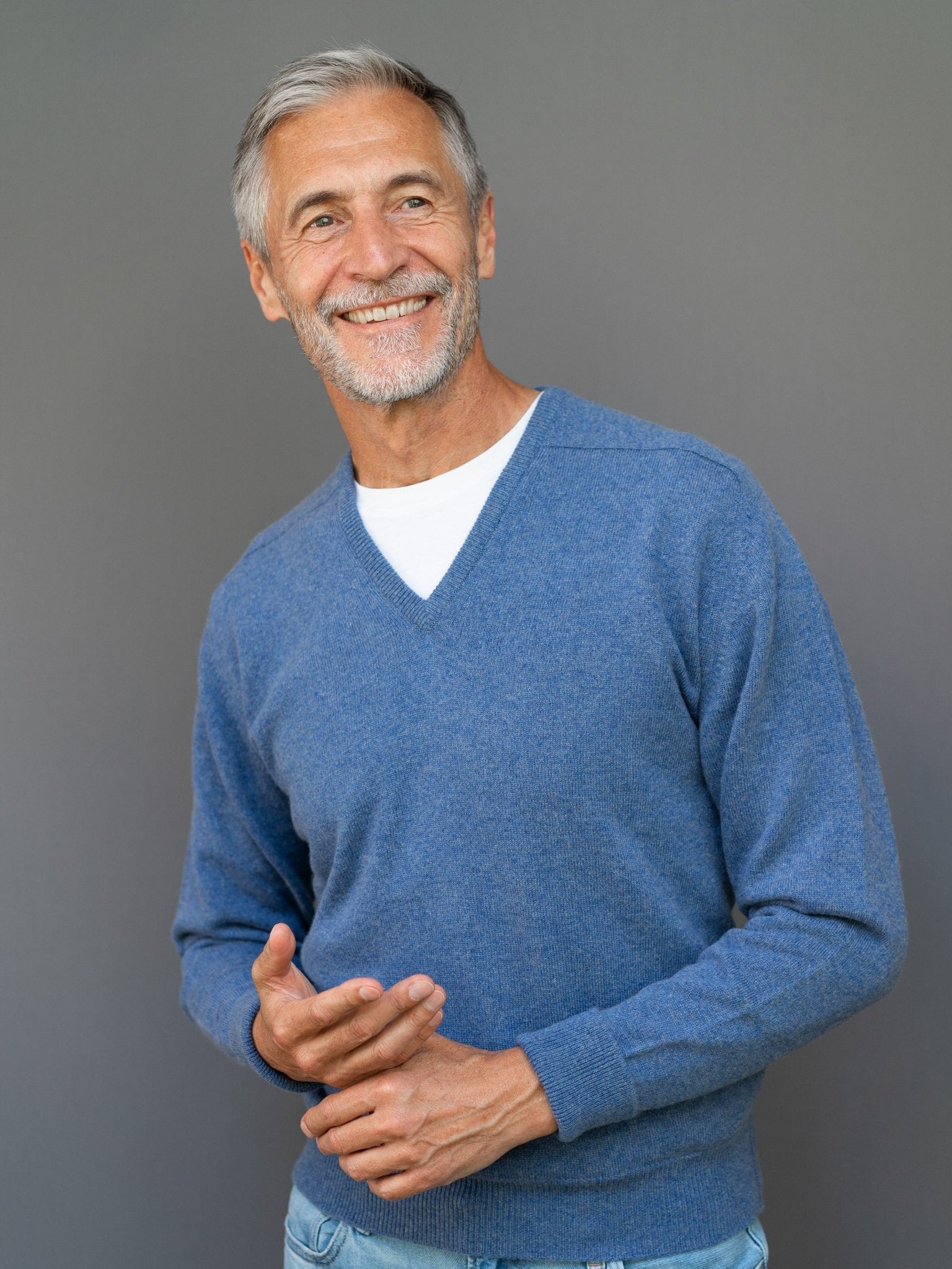 Cashmere Pullover (3-fädig) mit V-Ausschnitt in modernen Farben