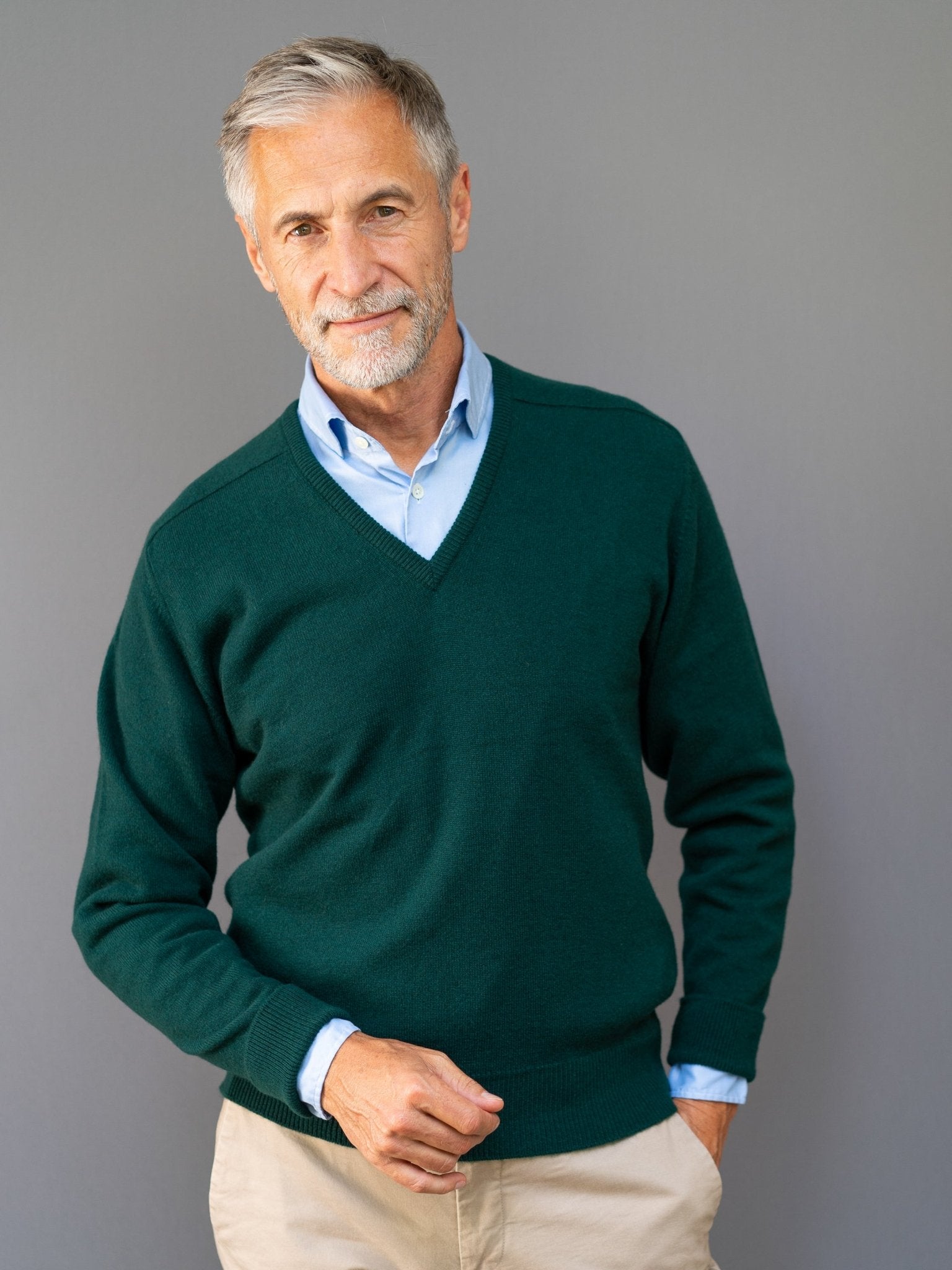 Cashmere Pullover (3-fädig) mit V-Ausschnitt in modernen Farben