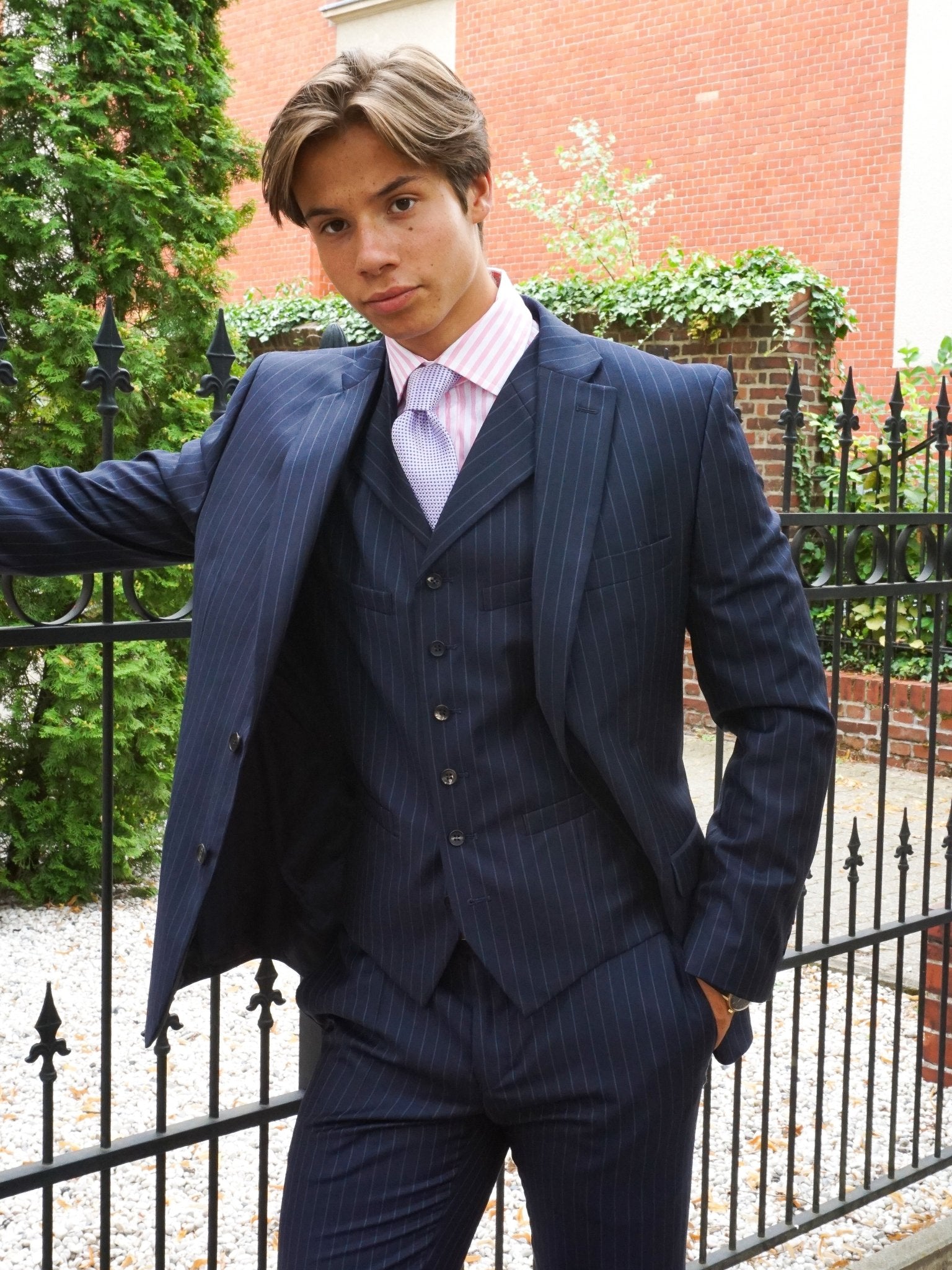 Weste in dunkelblau mit Nadelstreifen