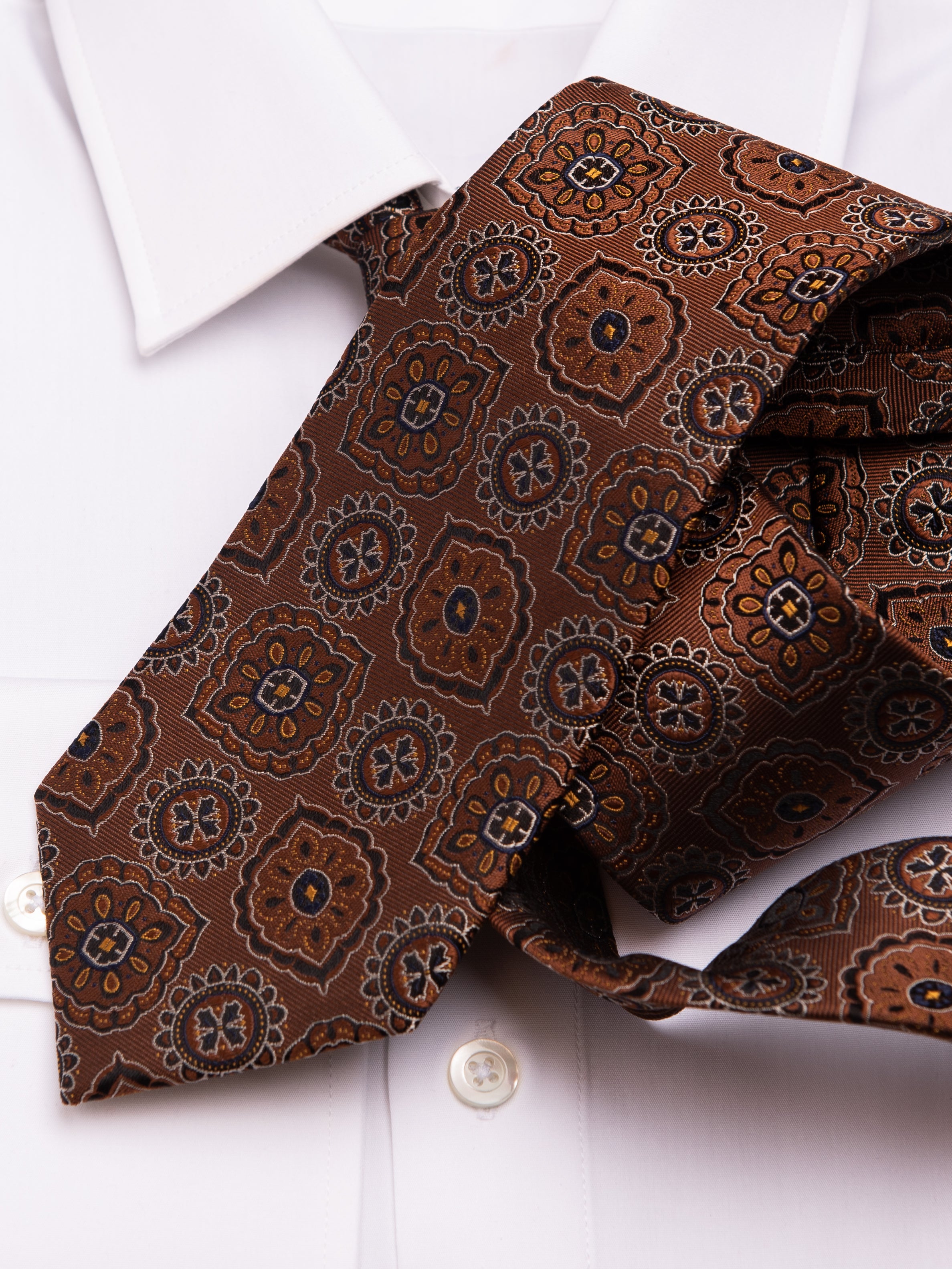Krawatte mit Paisley in braun – John Crocket