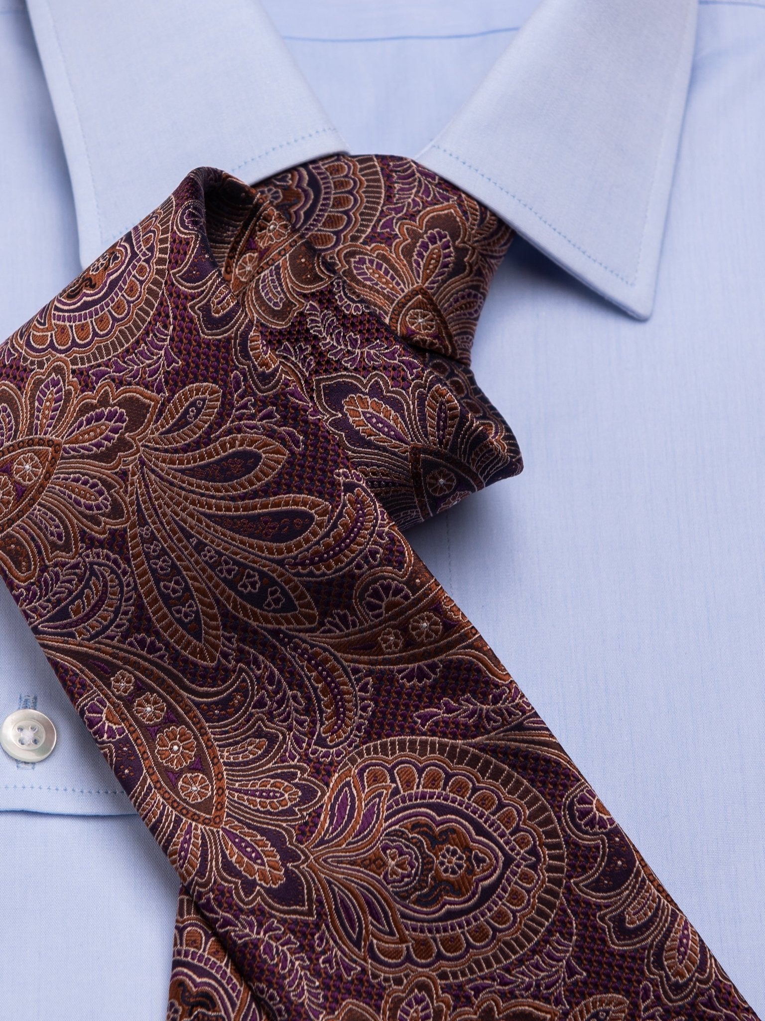 Seidenkrawatte Paisley in violett/braun, Detailansicht