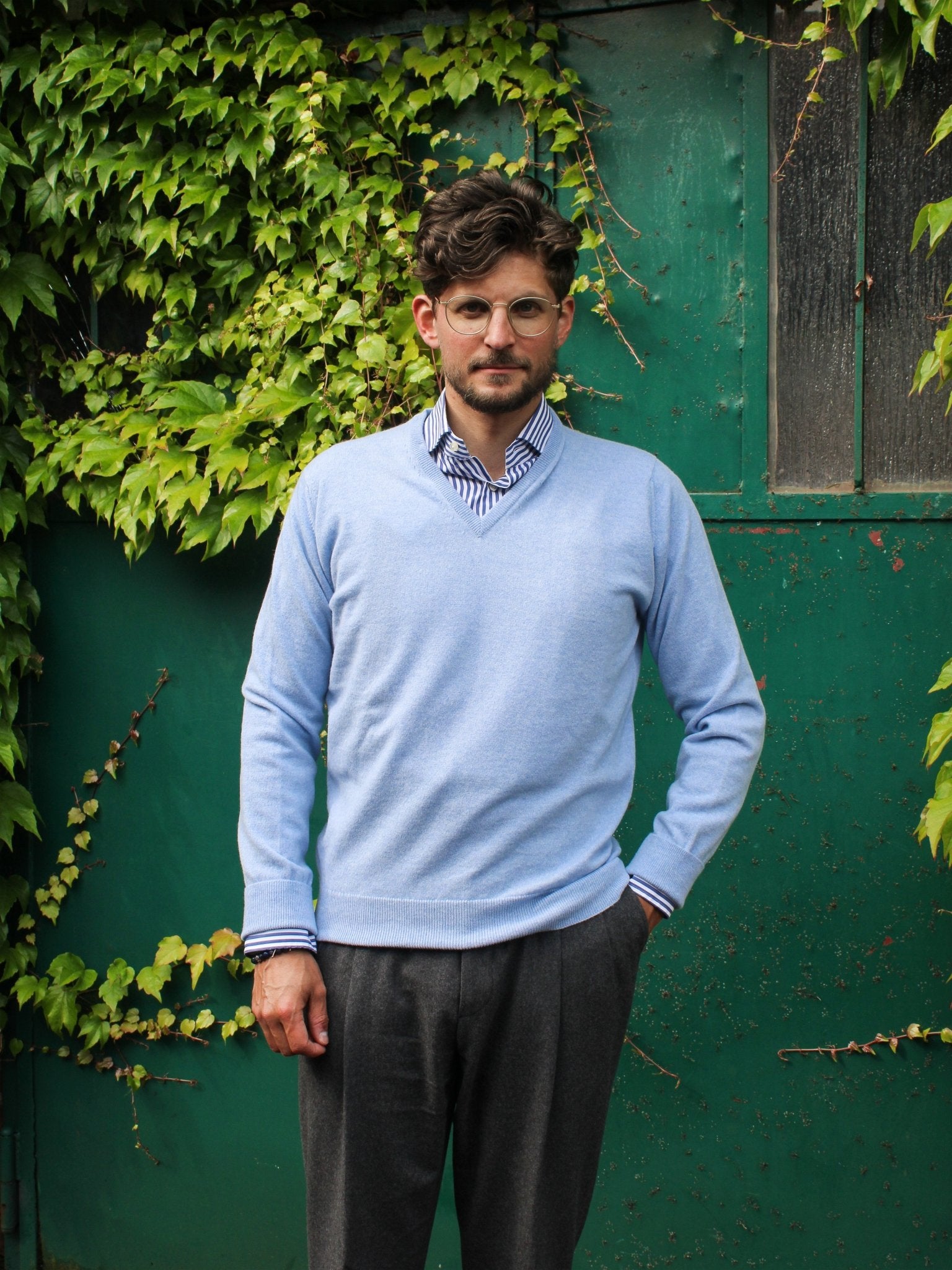 Cashmere Pullover (2-fädig) mit V-Ausschnitt in modernen Farben