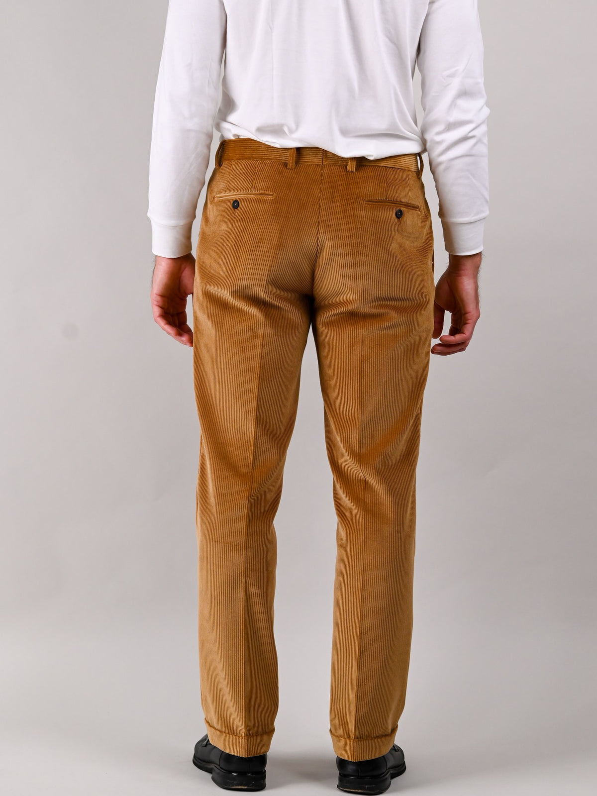Cordhose Brisbane Moss Fawn Baumwolle sandbraun Rückansicht — John Crocket