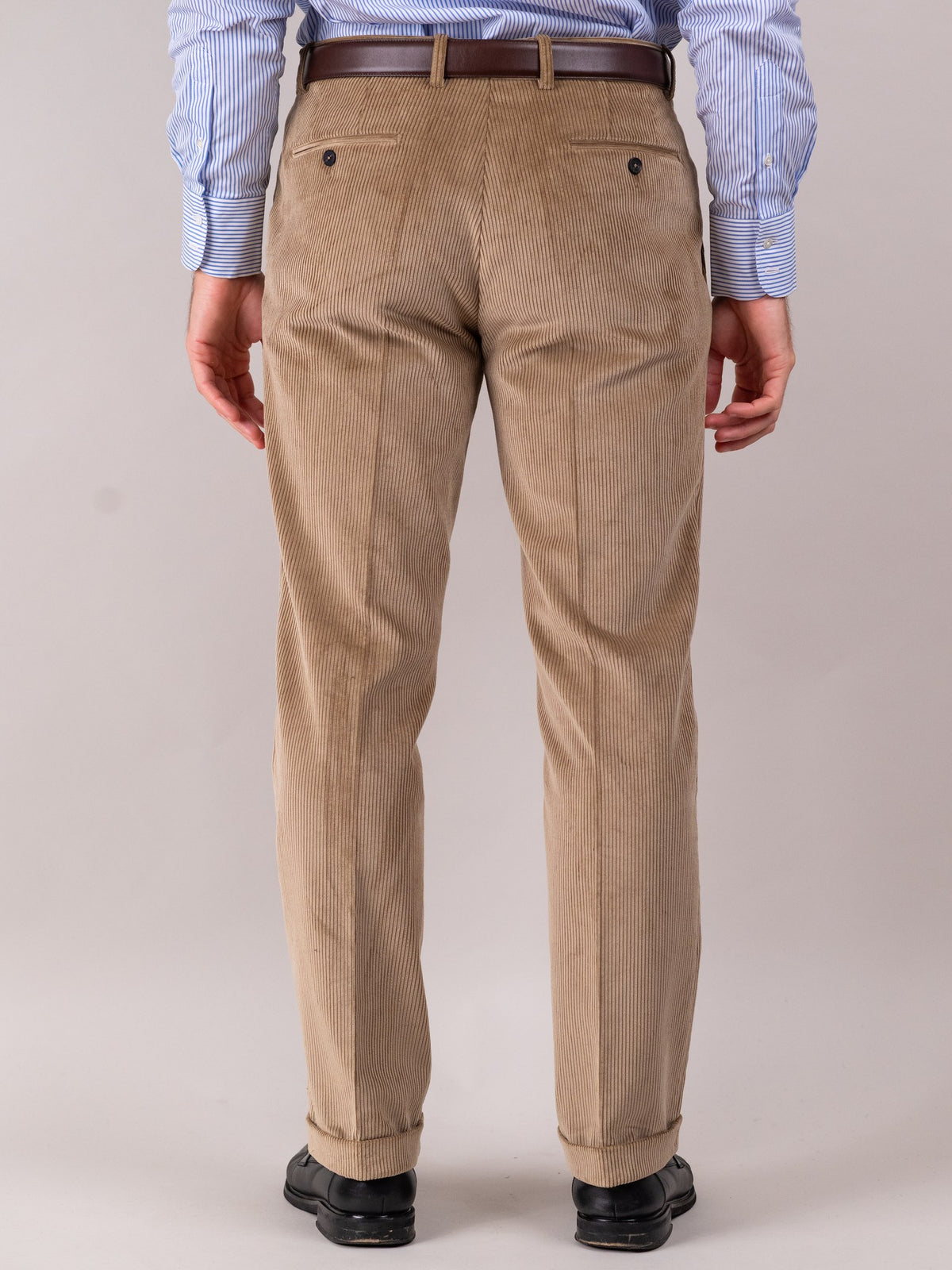Cordhose Brisbane Moss Light Drab Baumwolle graubeige Rückansicht — John Crocket