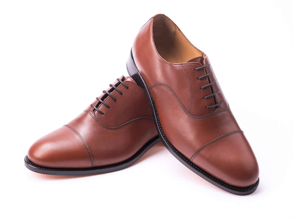 Plain Oxford Herrenschuh in Cognac, Frontalansicht