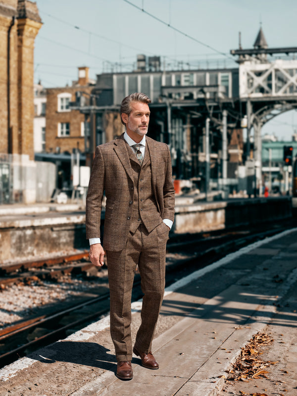Tweed Anzug Dreiteiler braun aus Moon Tweed — John Crocket
