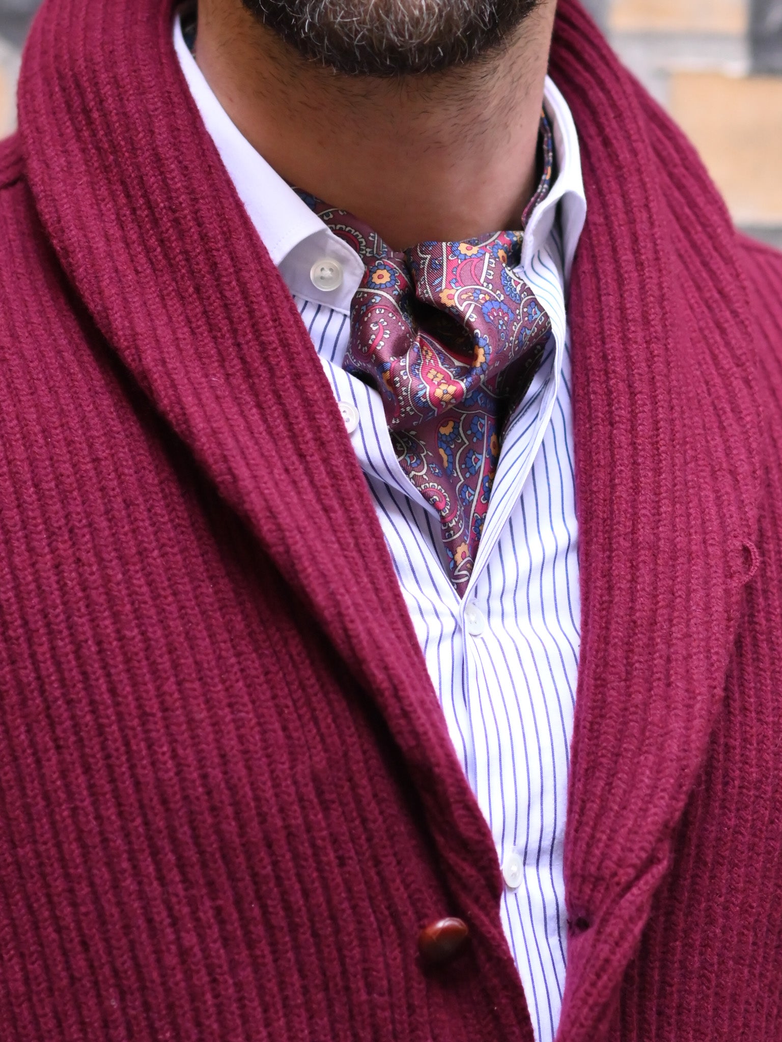 Ascot mit Paisley in Bordeaux