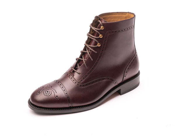 Punched Oxford Boots im Derby Stil