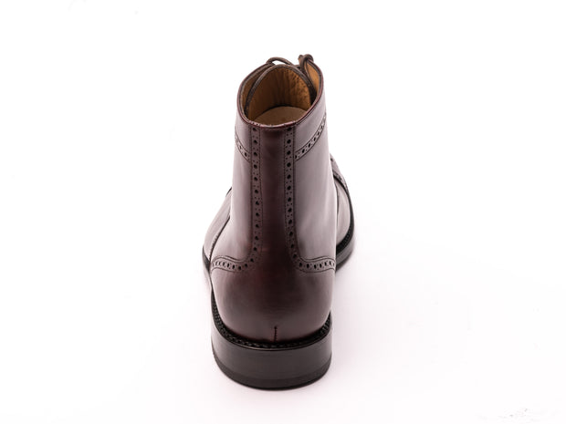 Punched Oxford Boots im Derby Stil