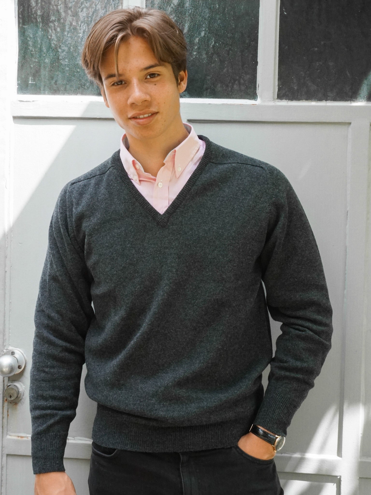 Lambswool Pullover mit V-Ausschnitt in klassischen Farben (Gr. 44–52)