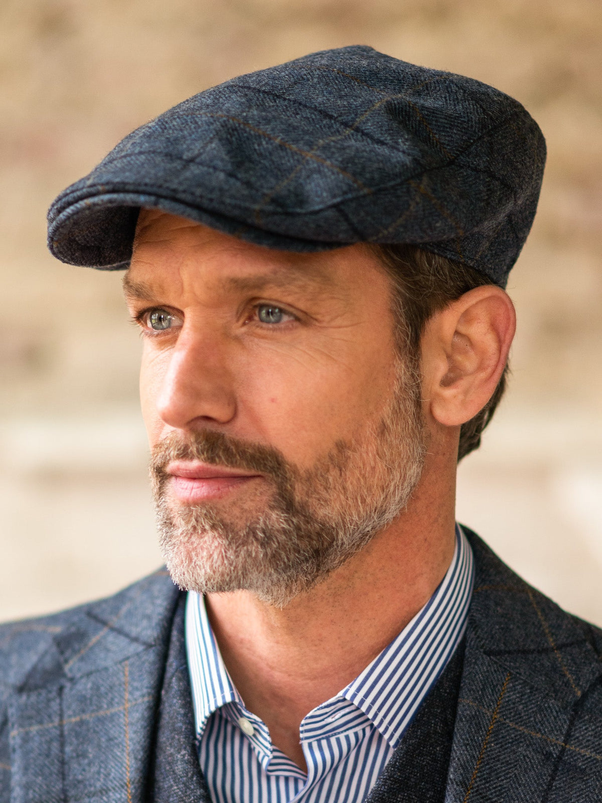 Tweed Cap in blauem Fischgrät mit Windowpane aus Moon Tweed