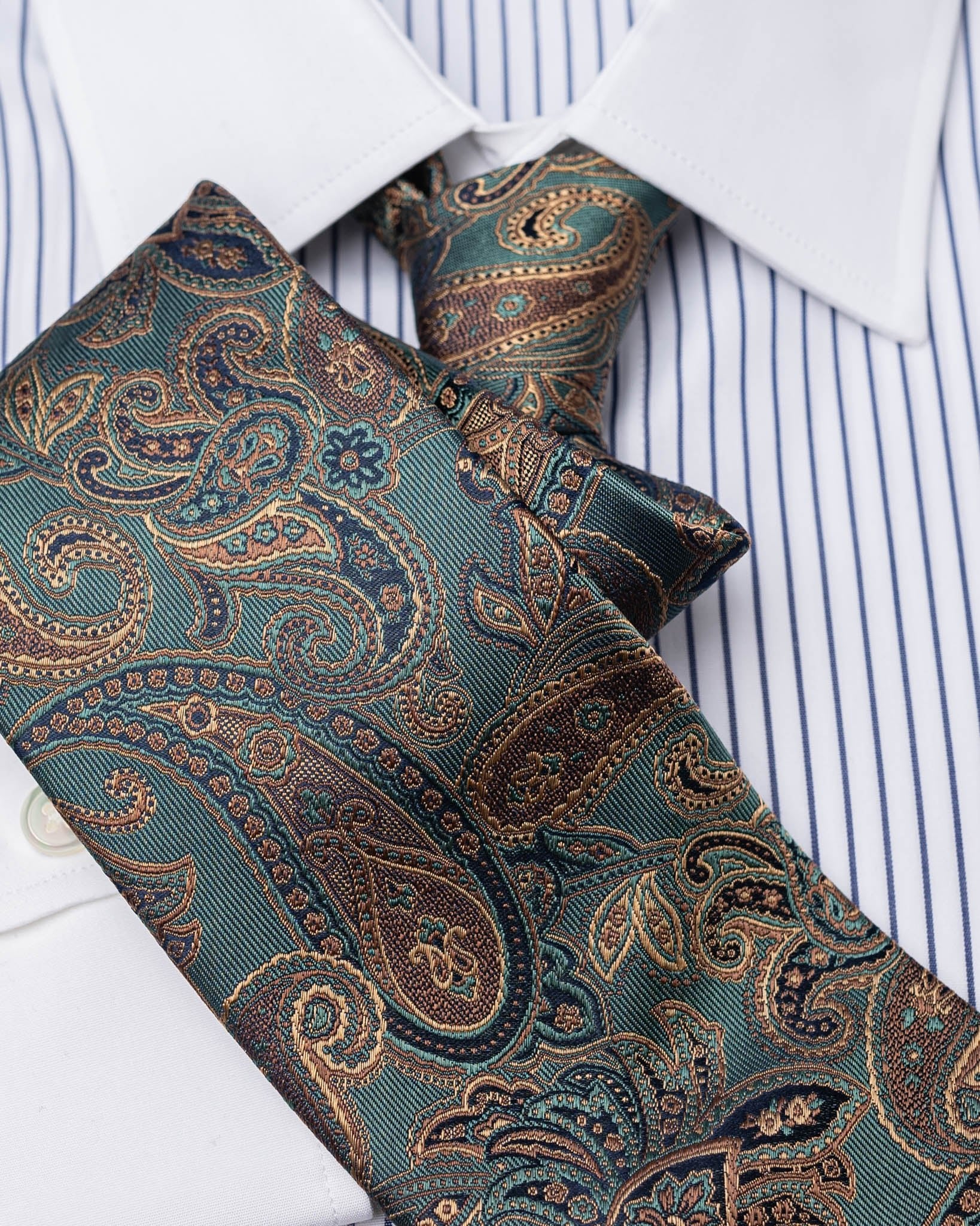 Krawatte mit Paisley in bottle/gold