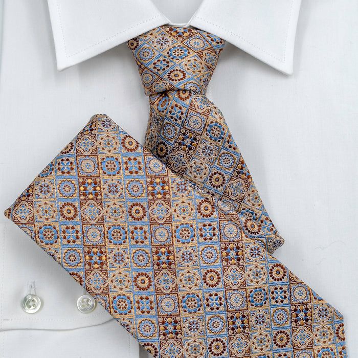 Krawatte mit Madaillon in blau/beige