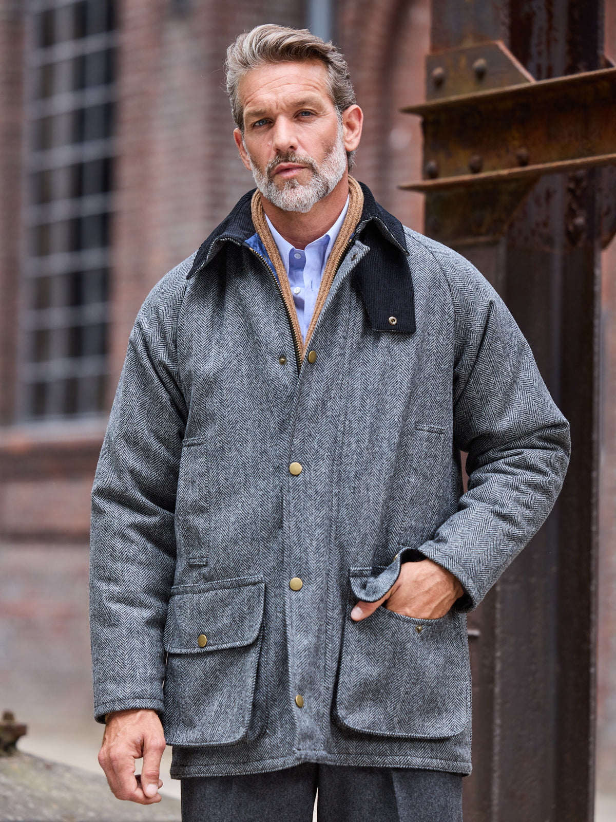 Oxford Jacke Fischgrät Moon Tweed Dark Grey geschlossen getragen, Frontalansicht — John Crocket