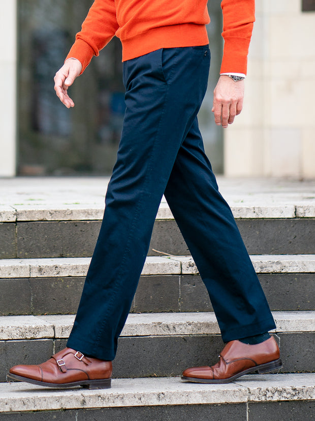 Slimline Baumwollhose mit Stretchanteil in navy