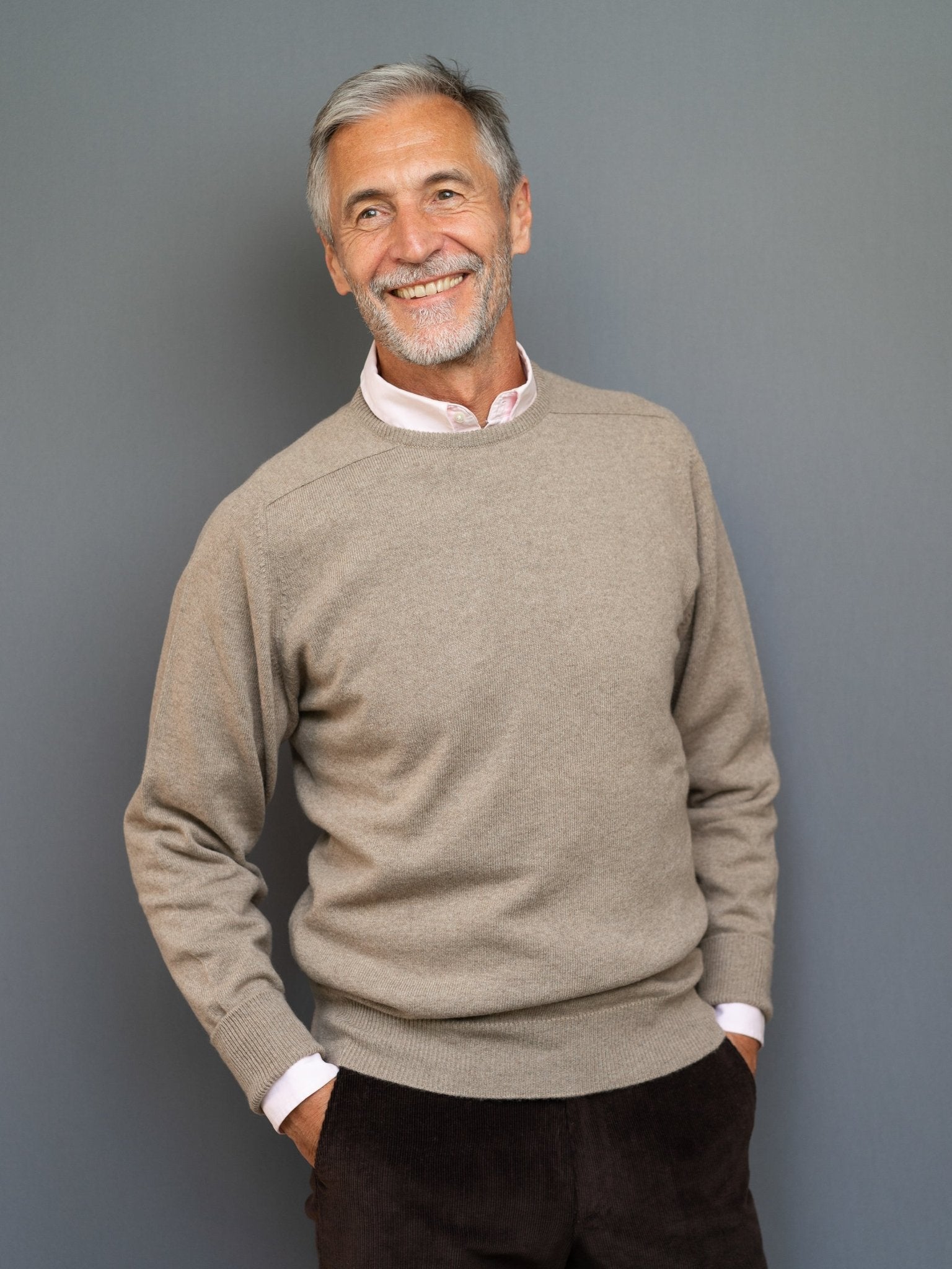 Cashmere Pullover (3-fädig) mit Rundausschnitt in klassischen Farben