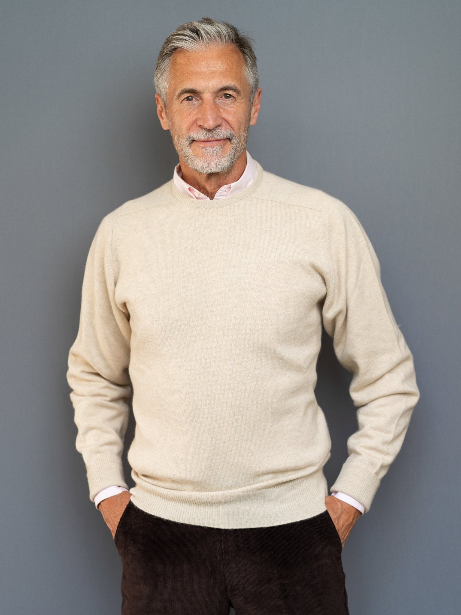 Cashmere Pullover (3-fädig) mit Rundausschnitt in klassischen Farben