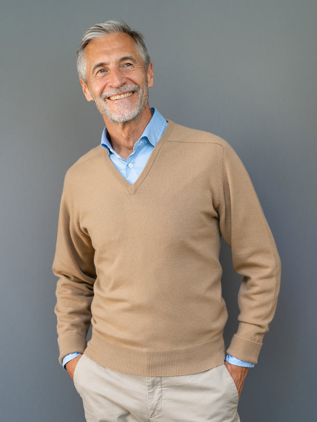 Cashmere Pullover (3-fädig) mit V-Ausschnitt in klassischen Farben