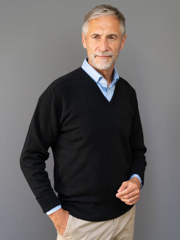 Cashmere Pullover (3-fädig) mit V-Ausschnitt in klassischen Farben