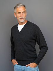 Cashmere Pullover (3-fädig) mit V-Ausschnitt in klassischen Farben