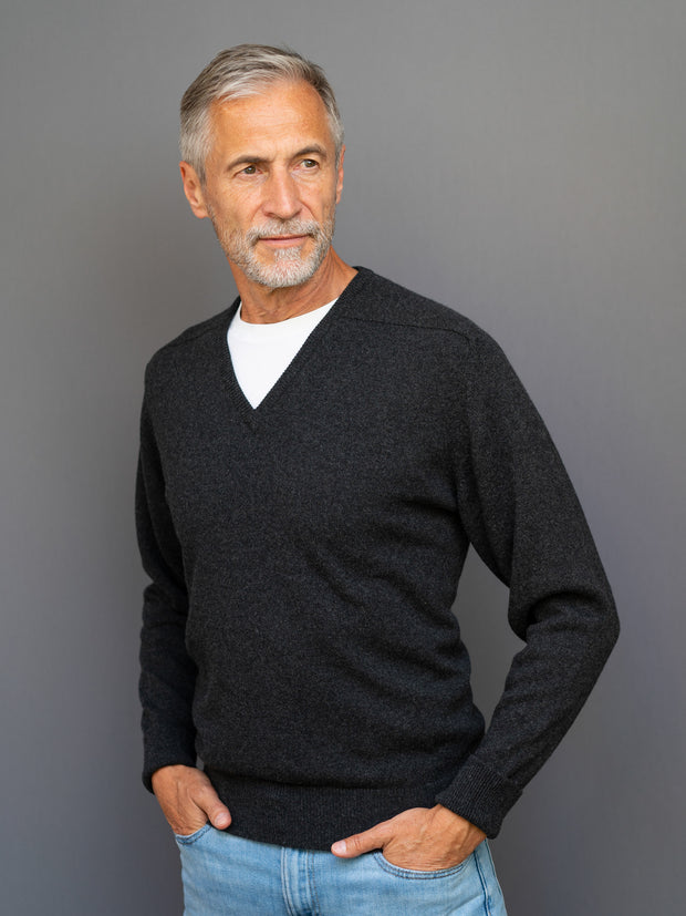Cashmere Pullover (3-fädig) mit V-Ausschnitt in klassischen Farben