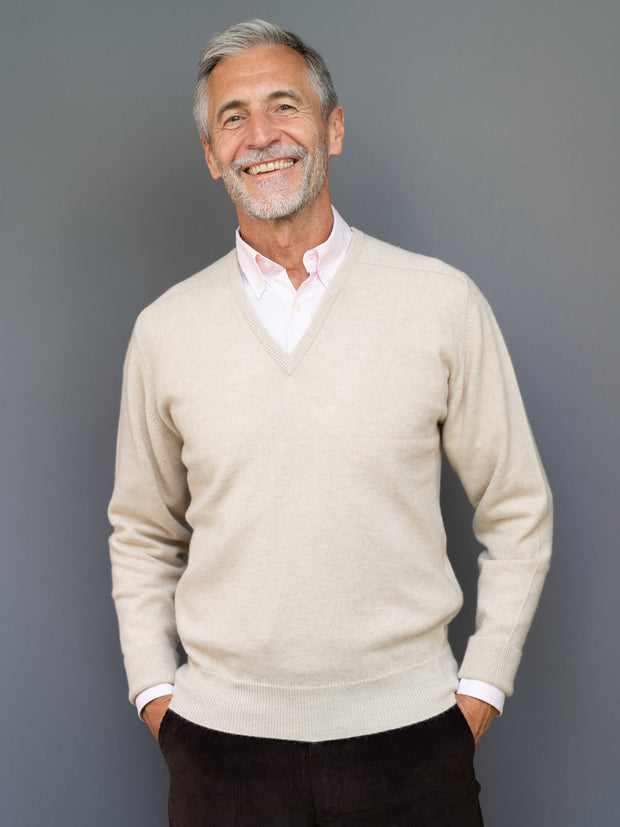Cashmere Pullover (3-fädig) mit V-Ausschnitt in klassischen Farben