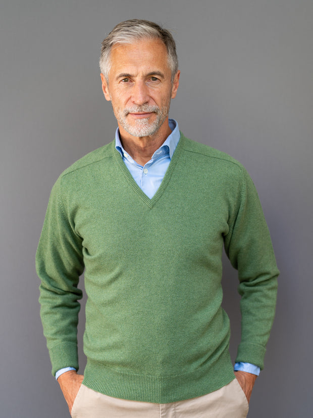 Cashmere Pullover (3-fädig) mit V-Ausschnitt in modernen Farben