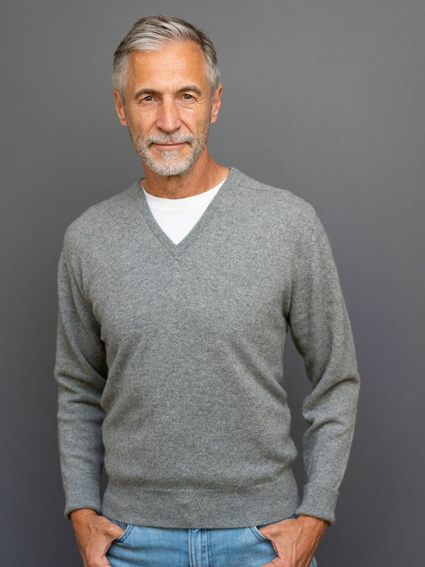 Cashmere Pullover (3-fädig) mit V-Ausschnitt in klassischen Farben
