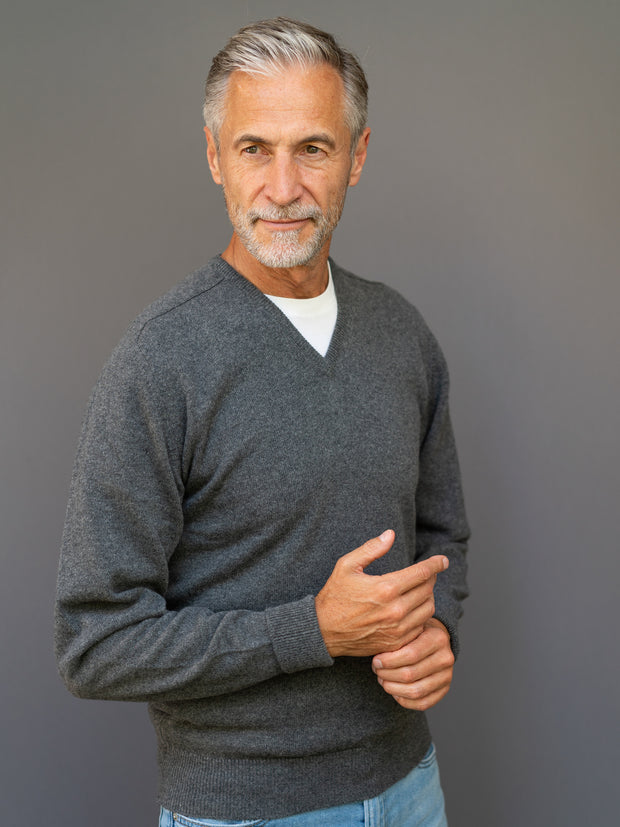 Cashmere Pullover (3-fädig) mit V-Ausschnitt in klassischen Farben