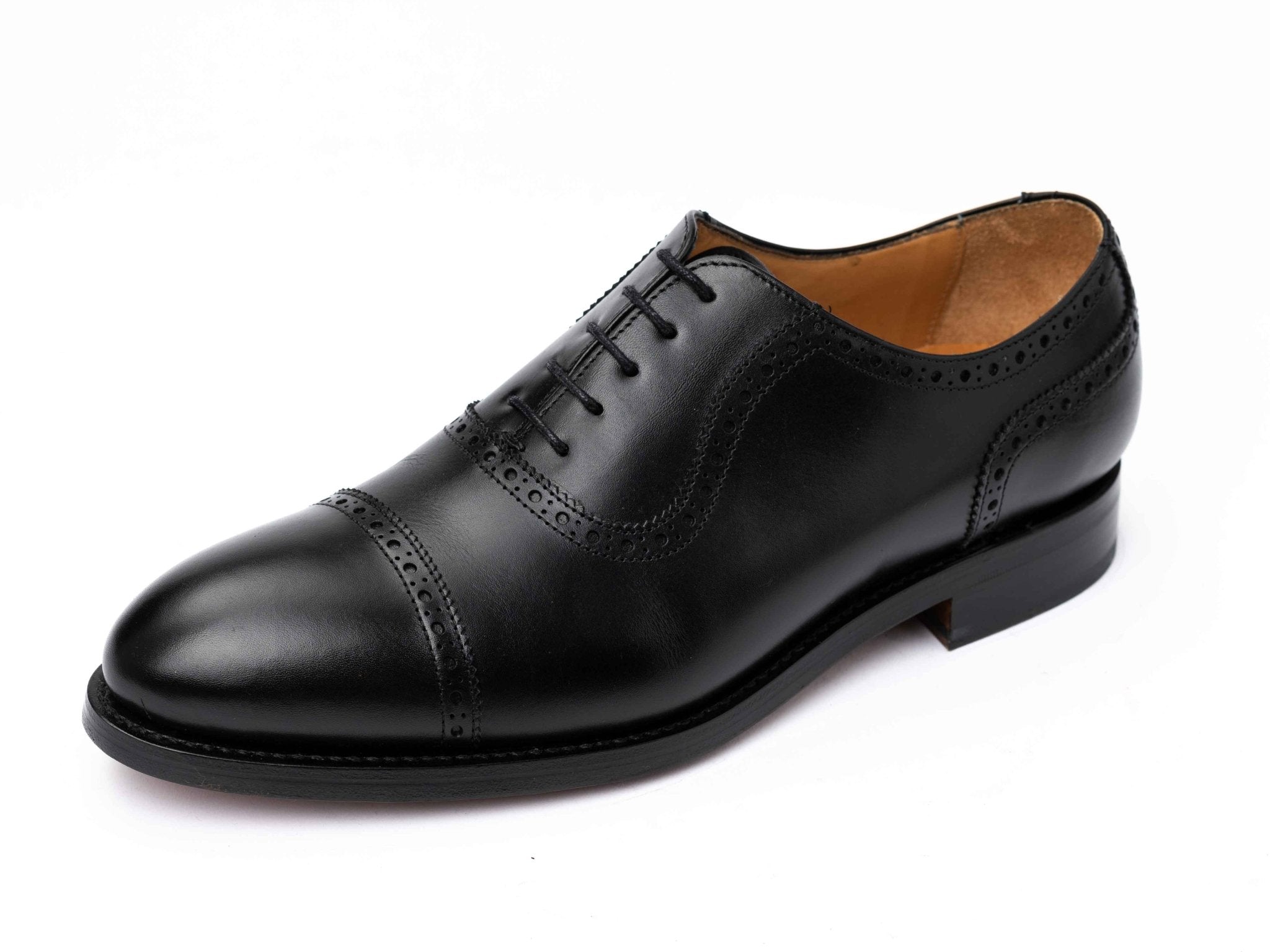 Punched Oxford in schwarz