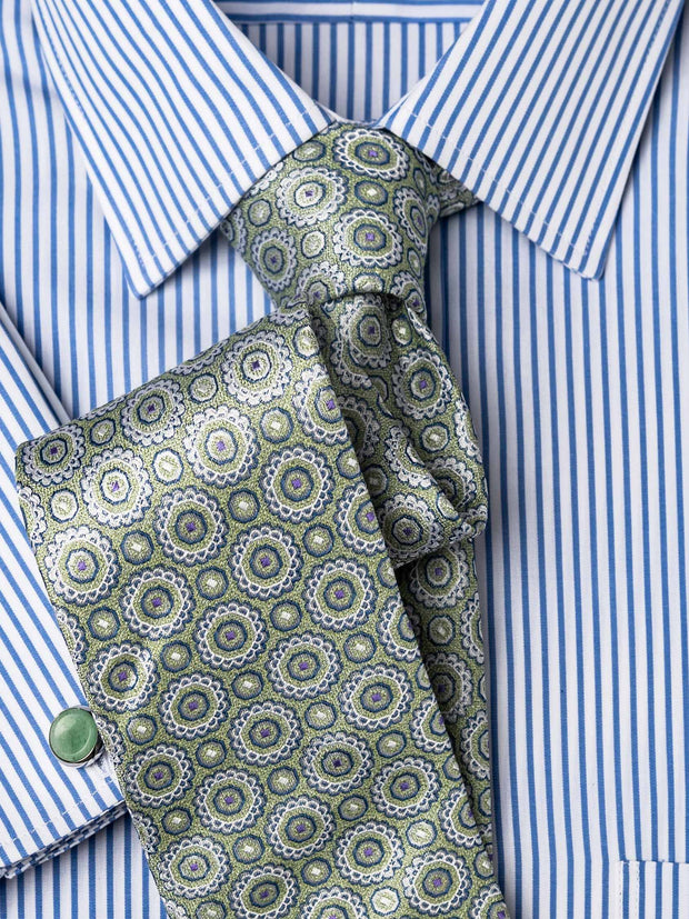 Krawatte mit Medaillon in mint