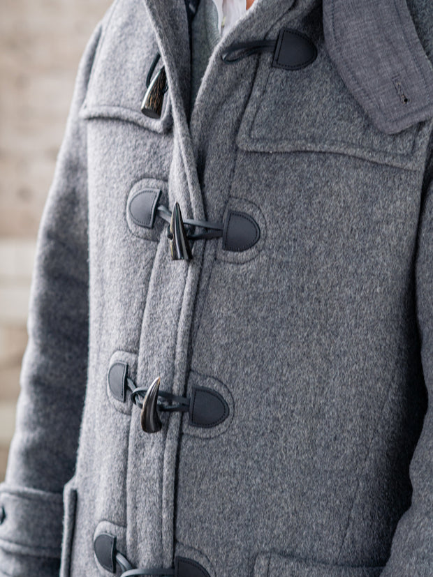 Klassischer Herren Dufflecoat in mittelgrau