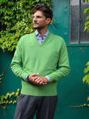 Cashmere Pullover (2-fädig) mit V-Ausschnitt in modernen Farben