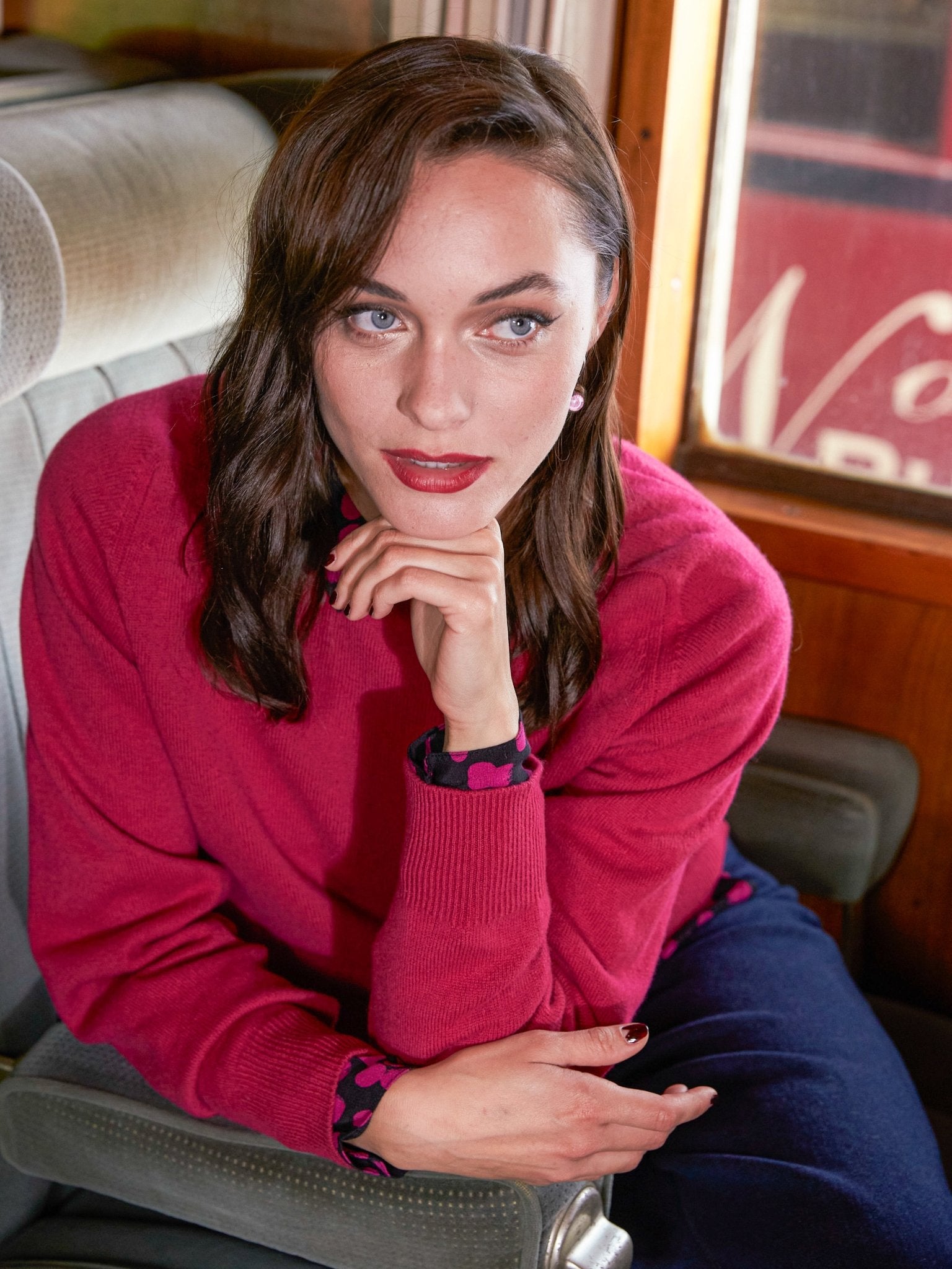 Lambswool Pullover mit Rundausschnitt in modernen Farben (Gr. 40–42)