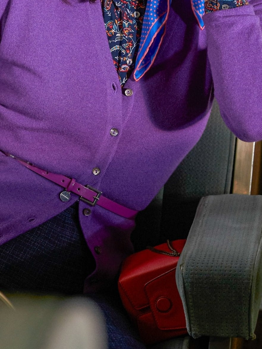 Cashmere Strickjacke mit V-Ausschnitt — John Crocket
