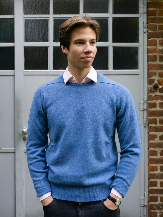 Lambswool Pullover mit Rundausschnitt in klassischen Farben (Gr. 40-42)