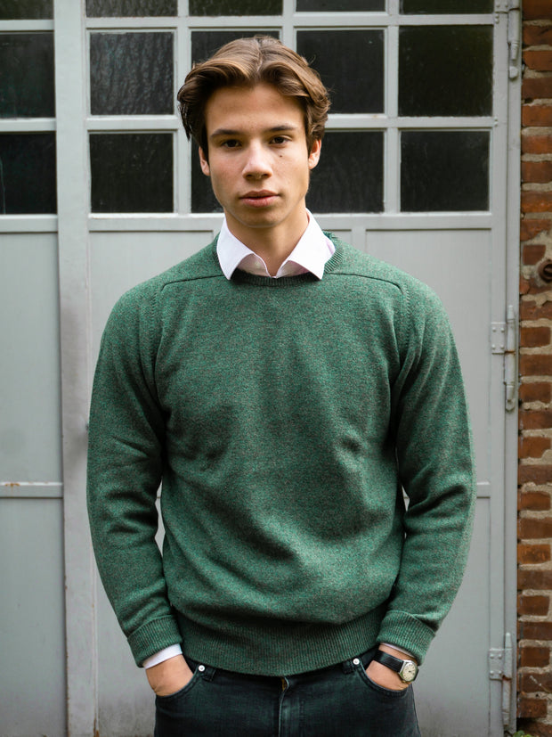 Lambswool Pullover mit Rundausschnitt in klassischen Farben (Gr. 40-42)