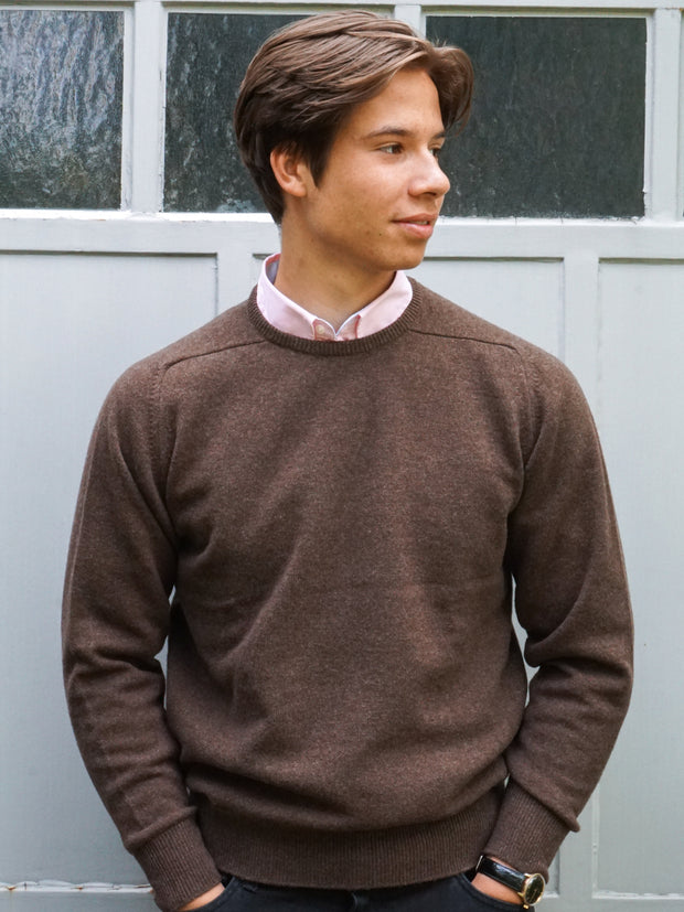 Lambswool Pullover mit Rundausschnitt in klassischen Farben (Gr. 40-42)