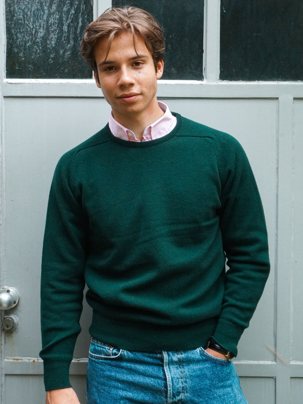 Lambswool Pullover mit Rundausschnitt in klassischen Farben (Gr. 40-42)