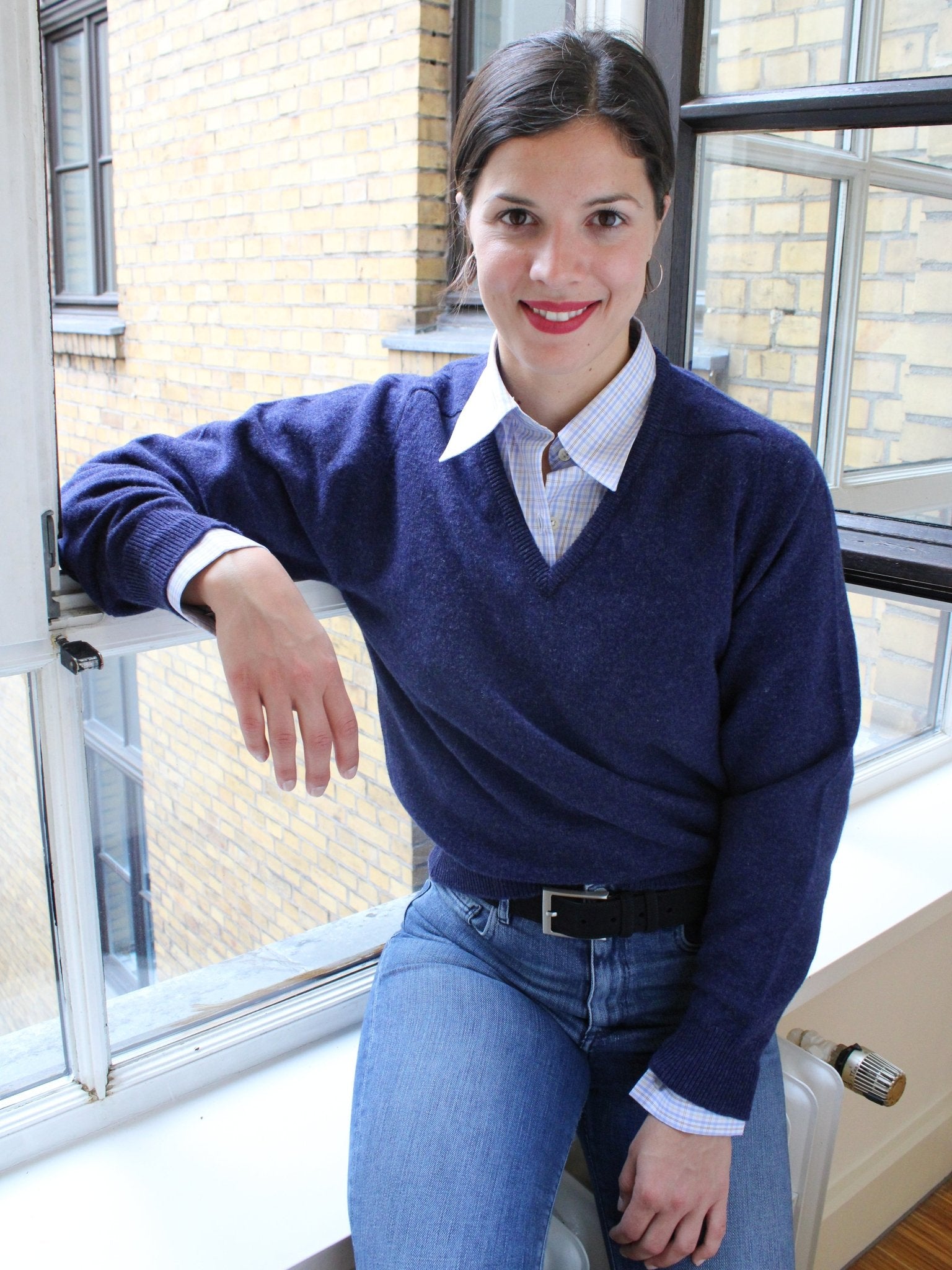 Lambswool Pullover mit V-Ausschnitt in modernen Farben (Gr. 40–42)